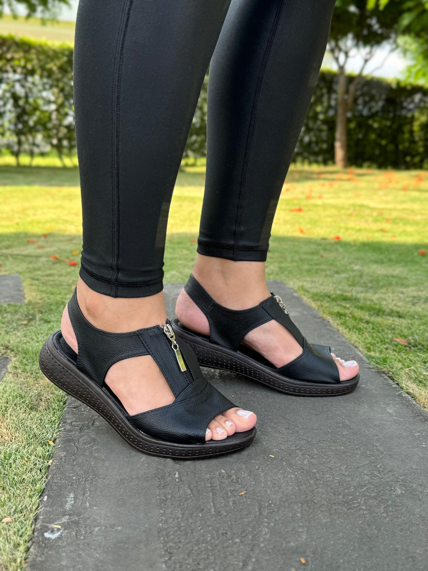 Sandalia Ortopedica Con Cierre PasoFirme - Póntelas y siente el verdadero confort.