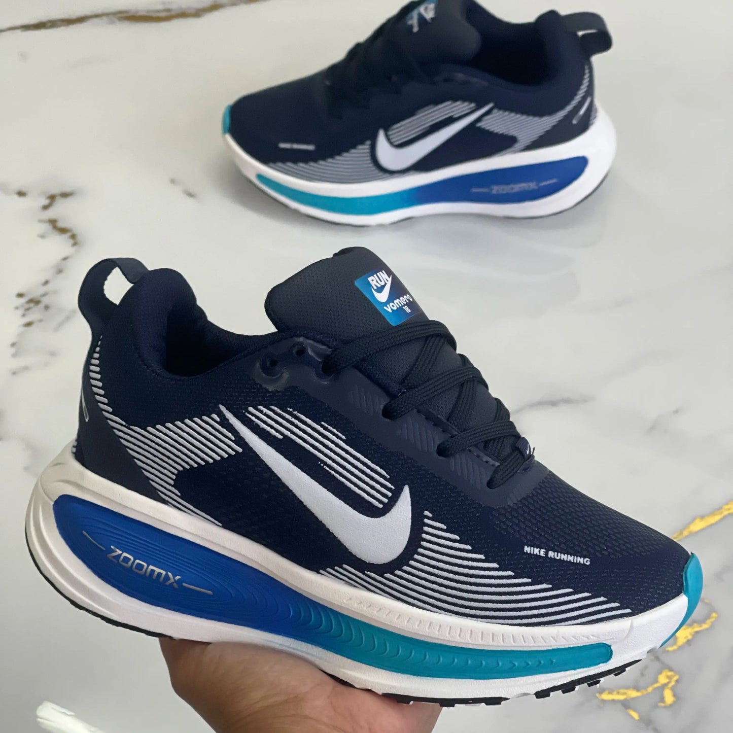 Tenis Run Vomero 18 - Confort, estilo y rendimiento Click Listo